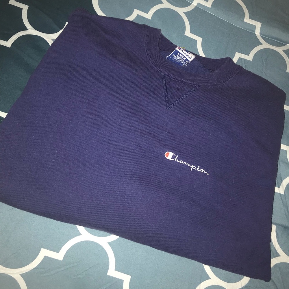 Authentic/Vintage Champion Sweatshirt ❤️